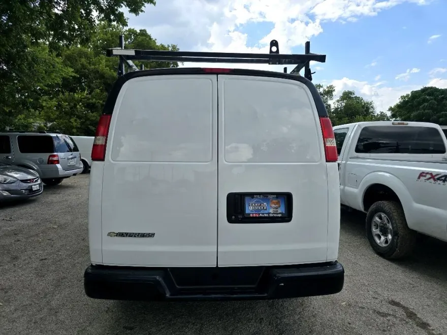 2019 Chevrolet Express 2500 Cargo photo 1