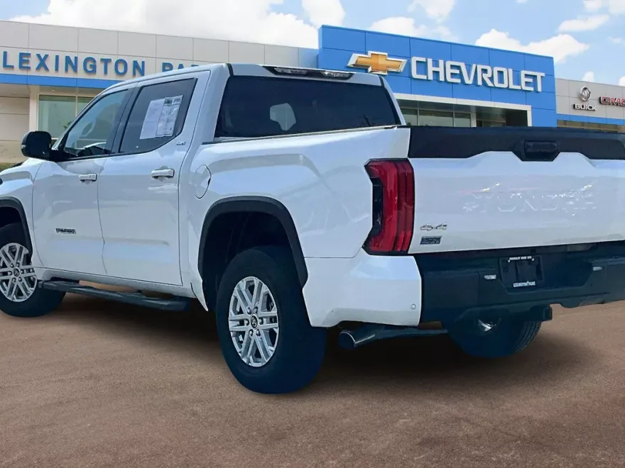 2023 Toyota Tundra SR5 photo 1