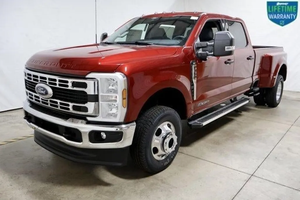2025 Ford F-350 XLT photo 1