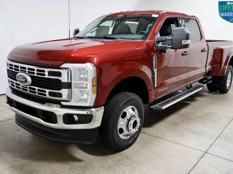 2025 Ford F-350 XLT photo 1