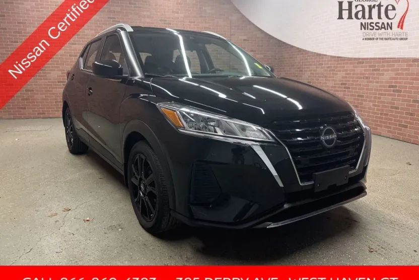 2022 Nissan Kicks SV photo 1