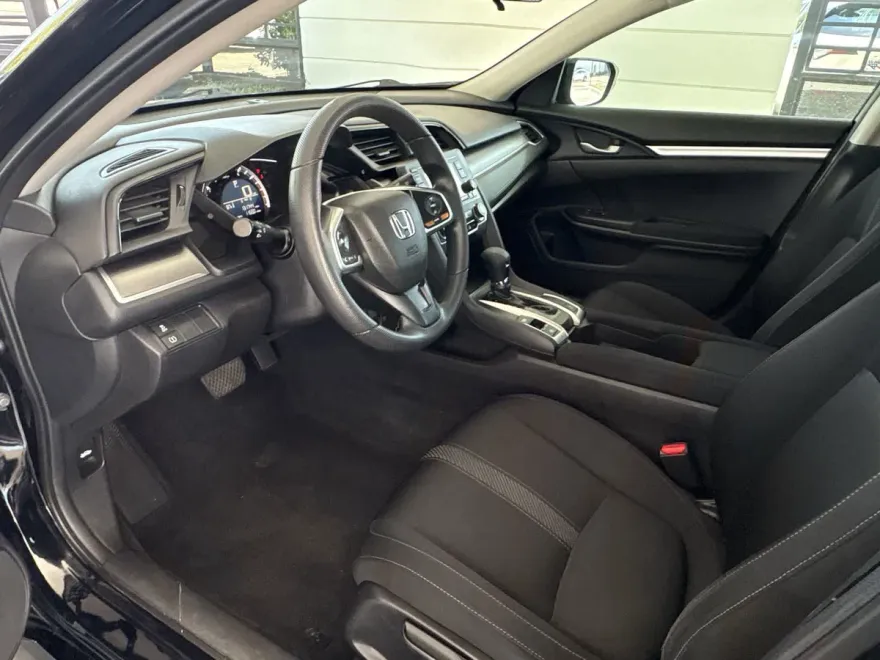 2017 Honda Civic LX photo 1