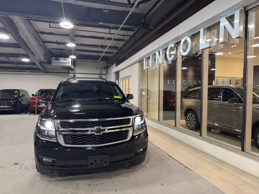 2018 Chevrolet Tahoe LT photo 1
