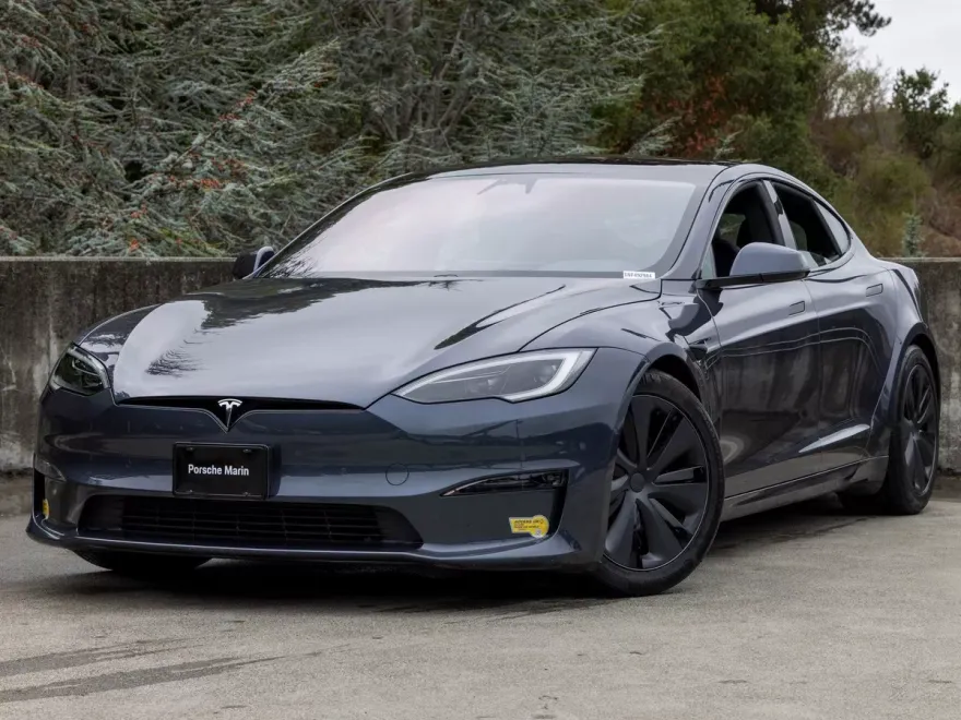 2022 Tesla Model S photo 1