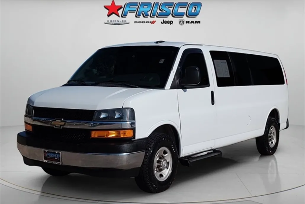 2019 Chevrolet Express 3500 LT photo 1