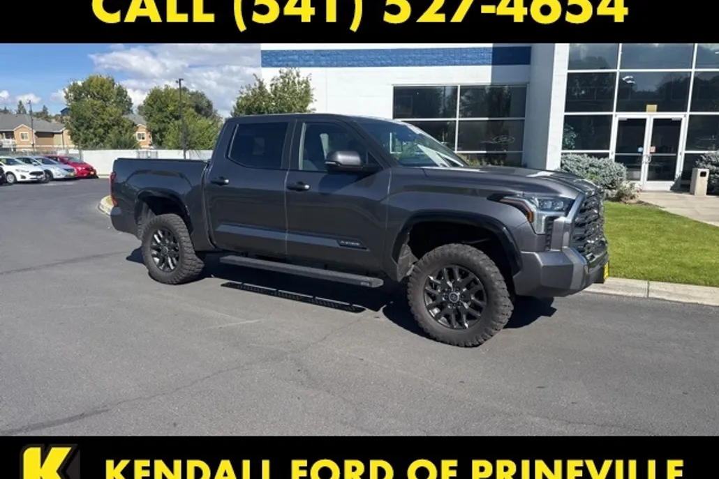 2024 Toyota Tundra Platinum photo 1