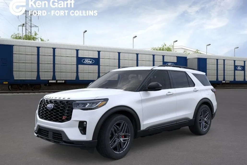 2025 Ford Explorer ST photo 1