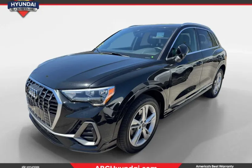 2022 Audi Q3 45 TFSI S line Premium photo 1