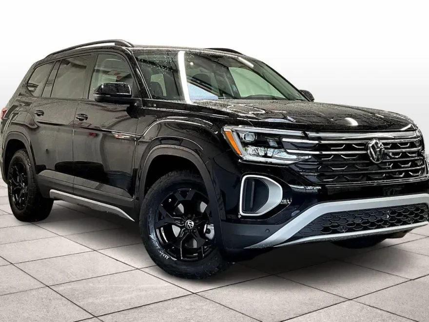 2025 Volkswagen Atlas Peak Edition SE photo 1