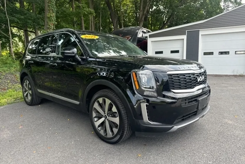 2022 Kia Telluride S photo 1