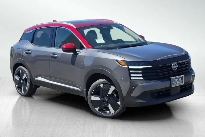 2025 Nissan Kicks SR photo 1