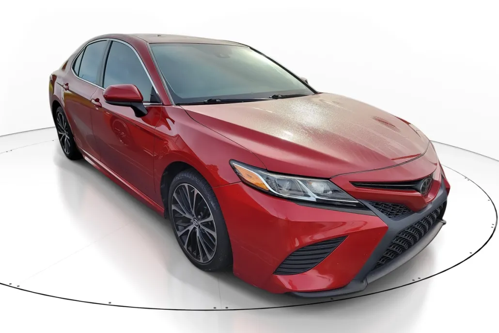 2019 Toyota Camry SE photo 1