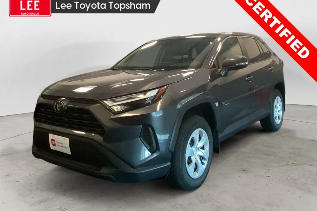 2024 Toyota RAV4 LE photo 1