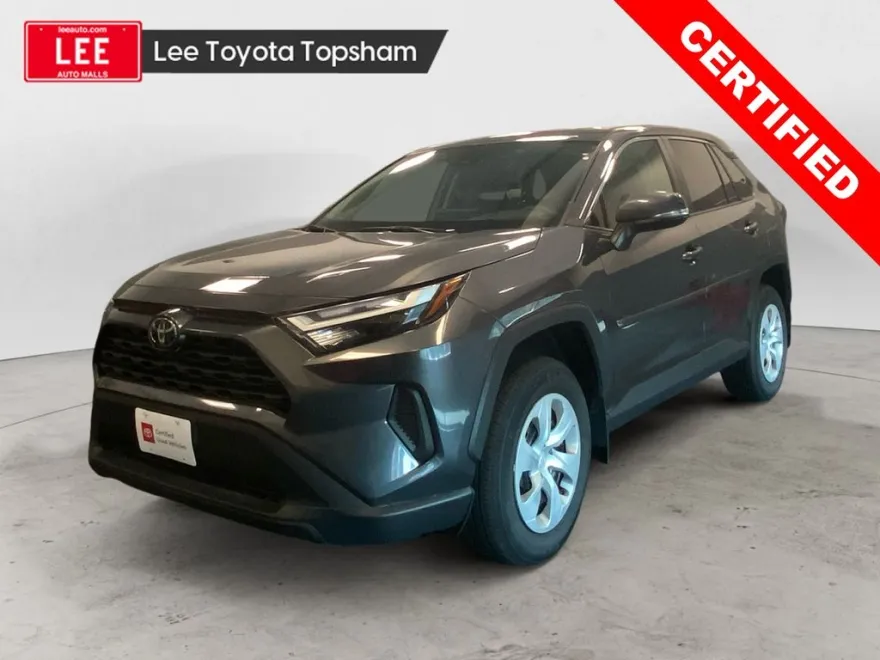 2024 Toyota RAV4 LE photo 1