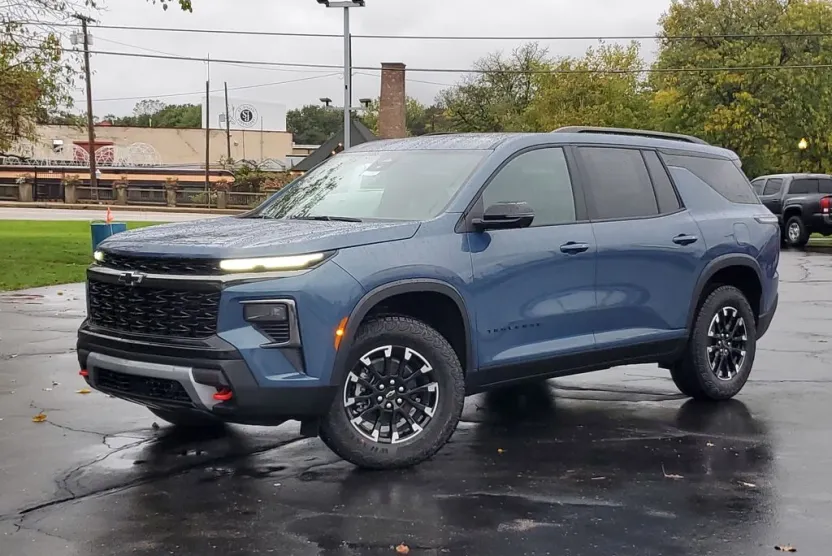 2026 Chevrolet Traverse Z71 photo 1