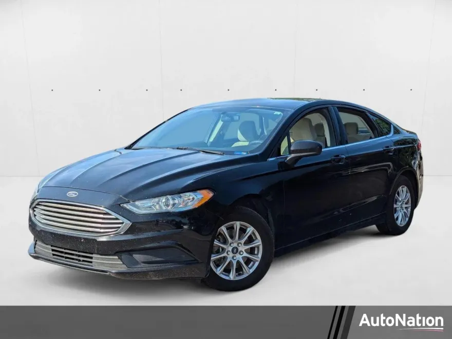 2018 Ford Fusion S photo 1
