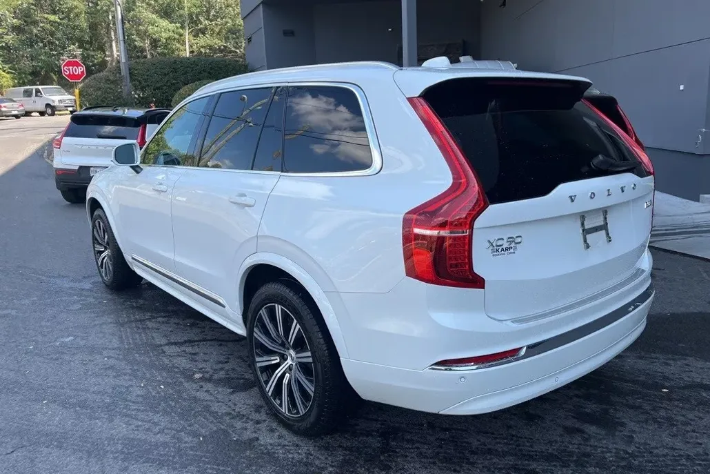 2024 Volvo XC90 B5 Core photo 1