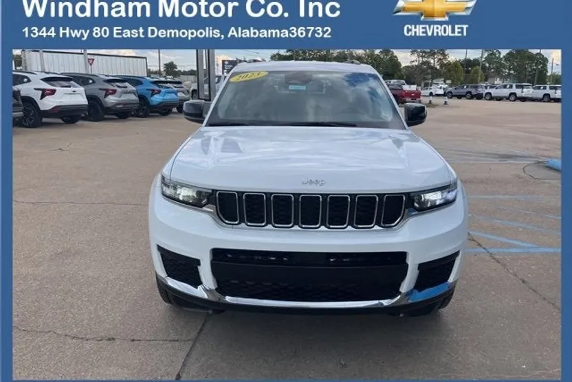 2023 Jeep Grand Cherokee Laredo Altitude photo 1