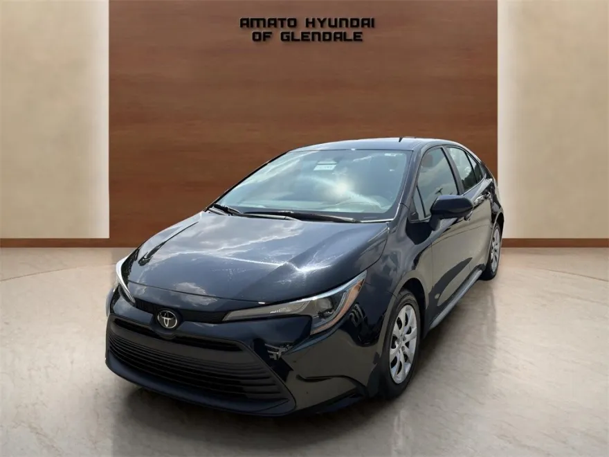 2024 Toyota Corolla LE photo 1