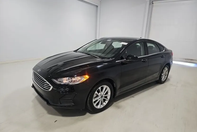2020 Ford Fusion SE photo 1