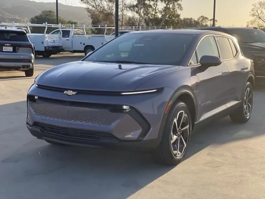 2026 Chevrolet Equinox EV 1LT photo 1