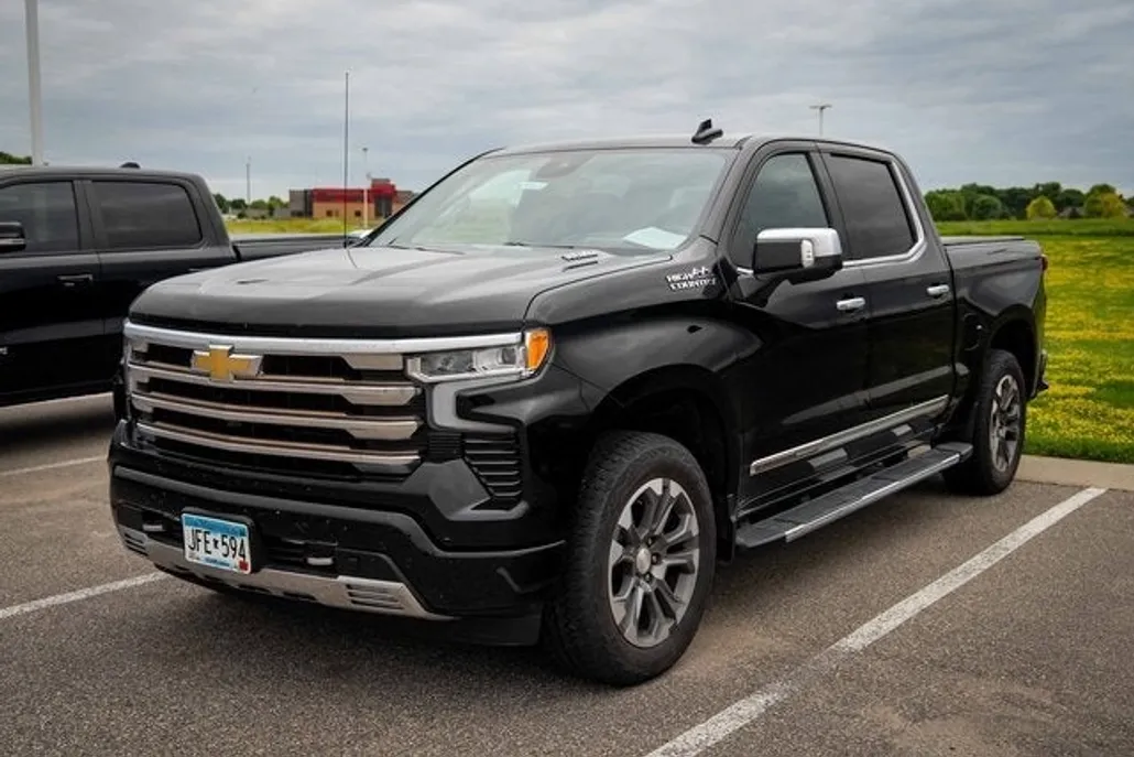 2022 Chevrolet Silverado 1500 High Country photo 1
