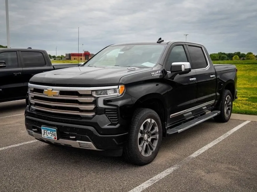 2022 Chevrolet Silverado 1500 High Country photo 1