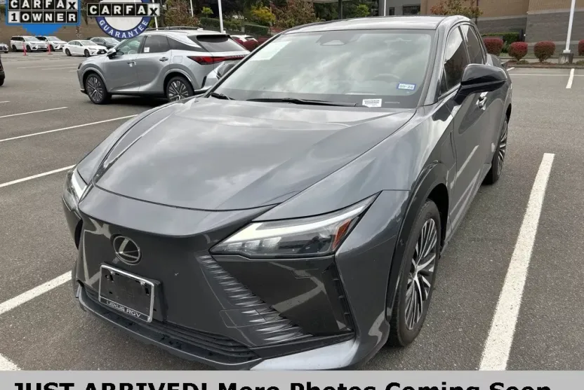2024 Lexus RZ 450e Premium photo 1
