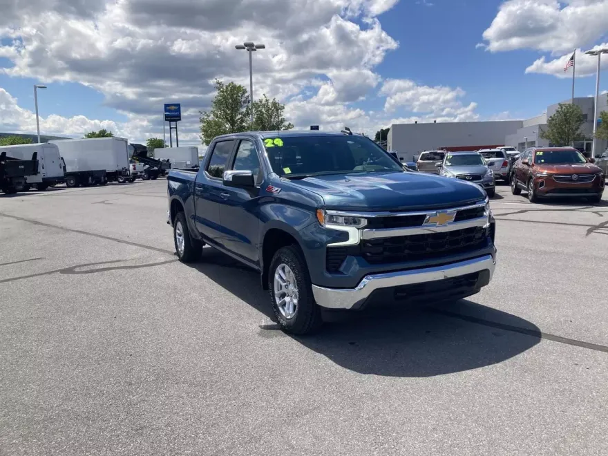 2024 Chevrolet Silverado 1500 LT photo 1