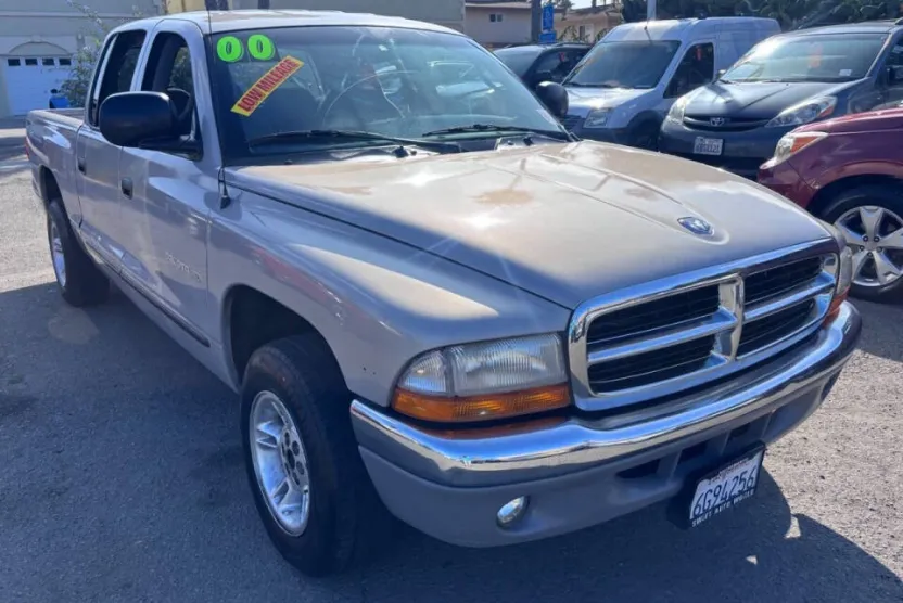 2000 Dodge Dakota SLT photo 1