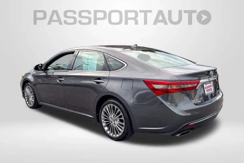 2016 Toyota Avalon Limited photo 1