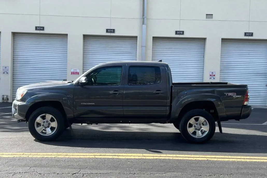 2012 Toyota Tacoma PreRunner V6 photo 1