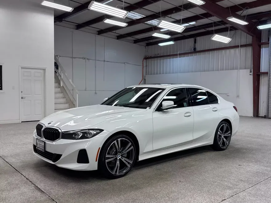 2024 Bmw 330i photo 1