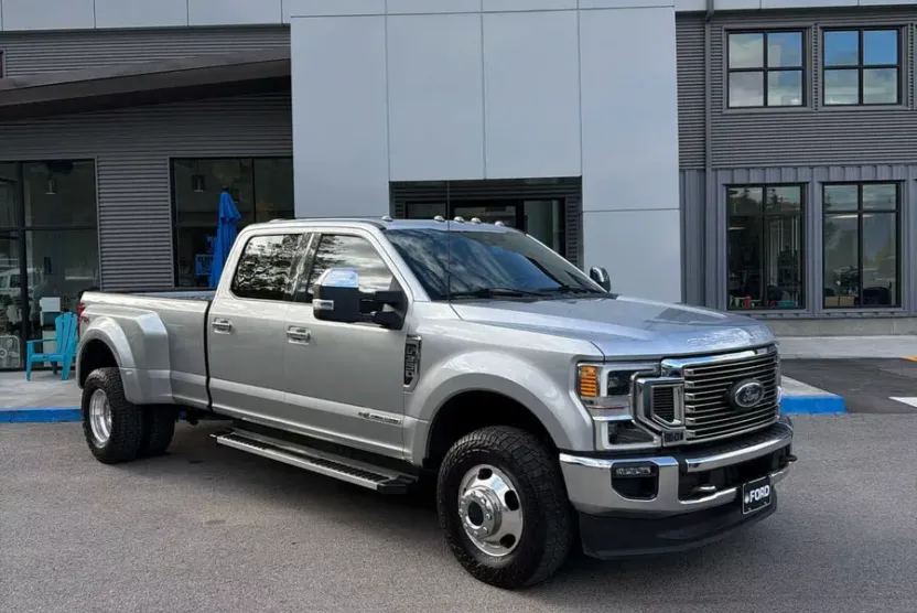 2022 Ford F-350 Lariat photo 1