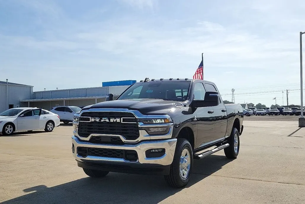 2025 Ram 2500 Tradesman photo 1