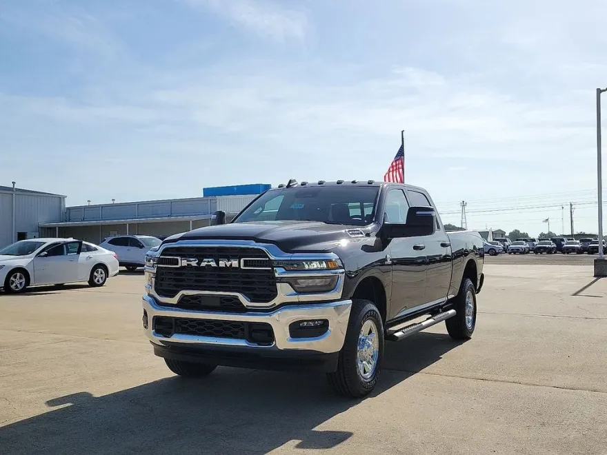 2025 Ram 2500 Tradesman photo 1