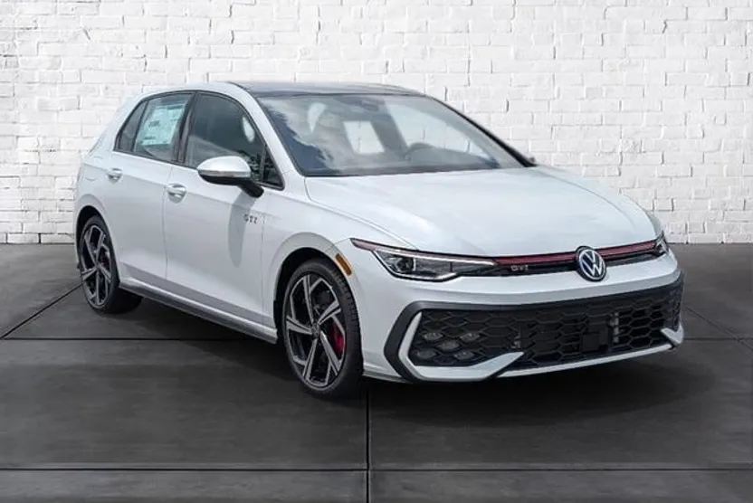 2025 Volkswagen Golf GTI SE photo 1
