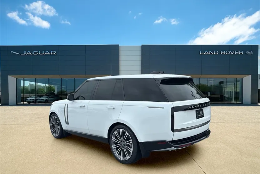 2025 Land Rover Range Rover SE photo 1