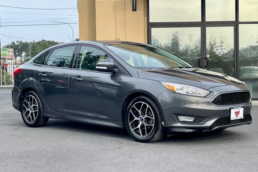 2016 Ford Focus SE photo 1