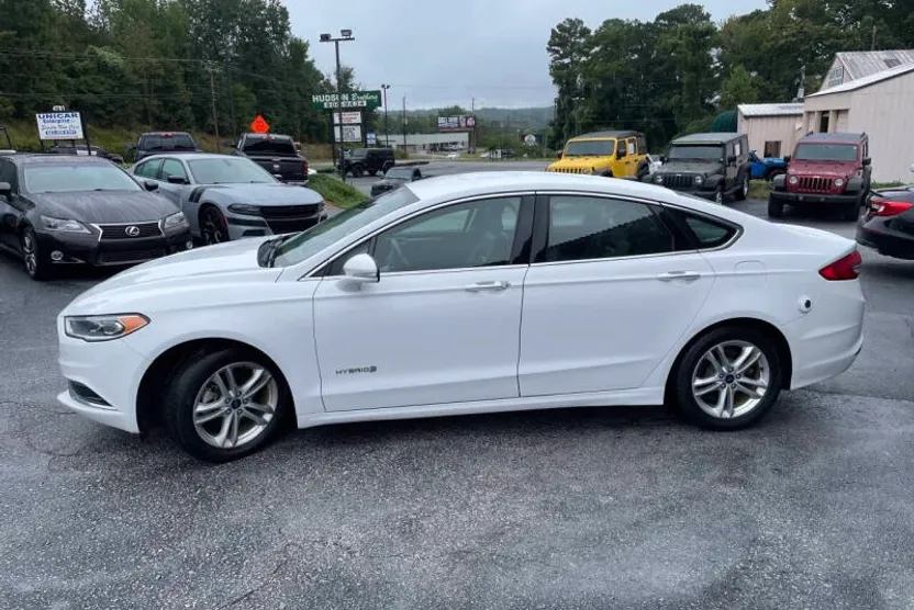 2018 Ford Fusion SE Hybrid photo 1