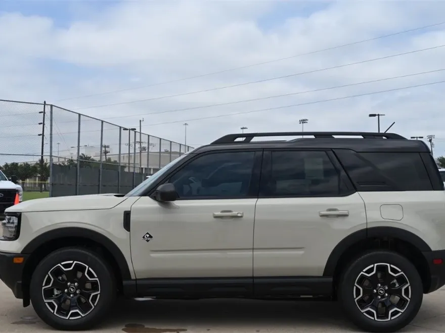 2025 Ford Bronco Sport Outer Banks photo 1