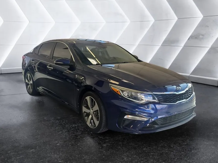 2019 Kia Optima S photo 1