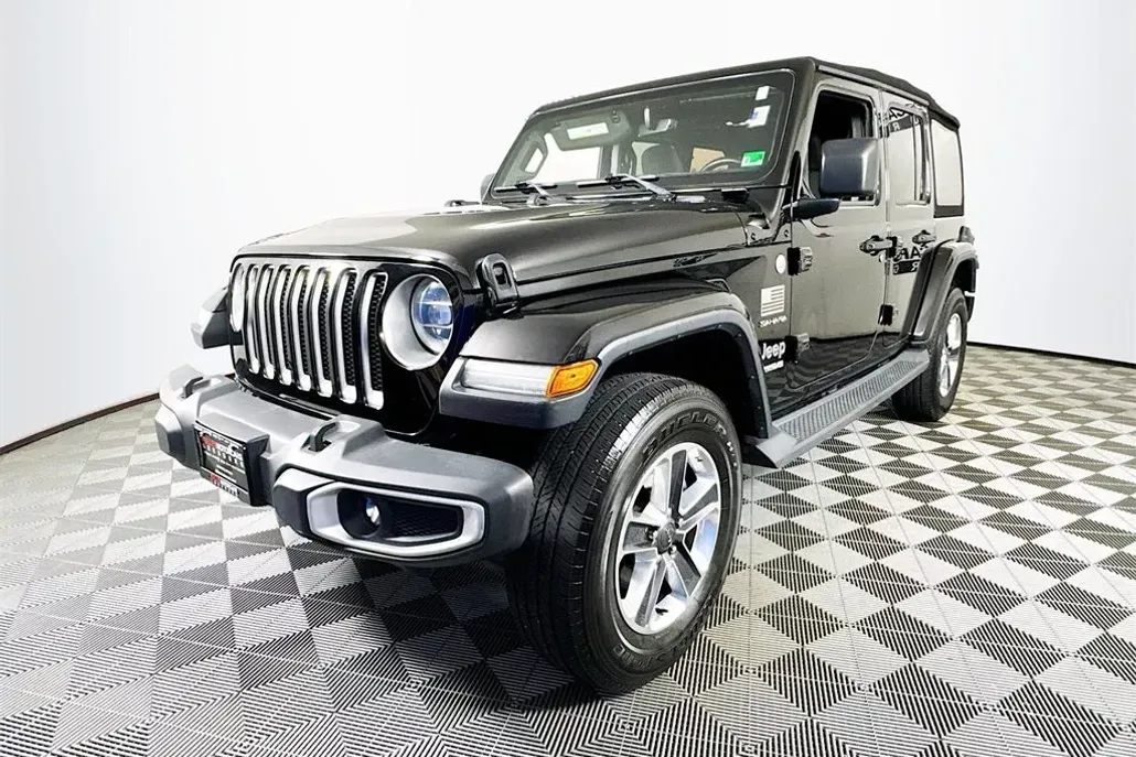 2019 Jeep Wrangler Unlimited Sahara photo 1