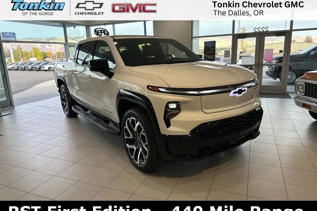 2024 Chevrolet Silverado EV RST photo 1