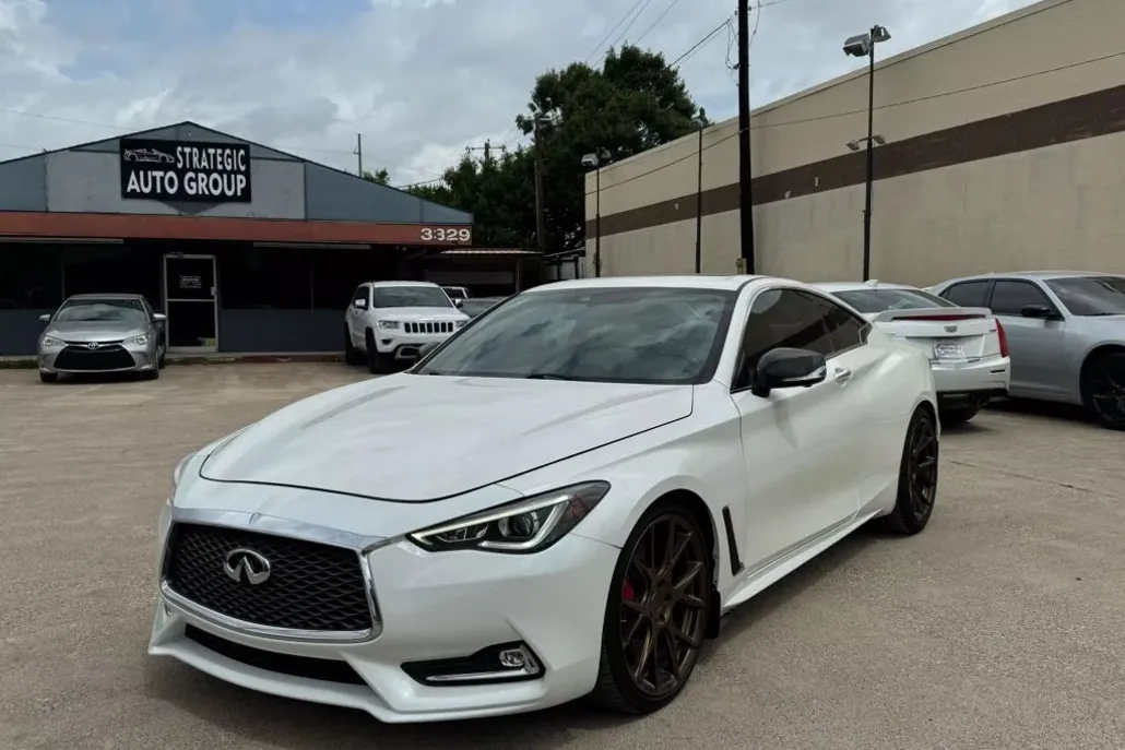 2017 Infiniti Q60 Red Sport 400 Coupe photo 1