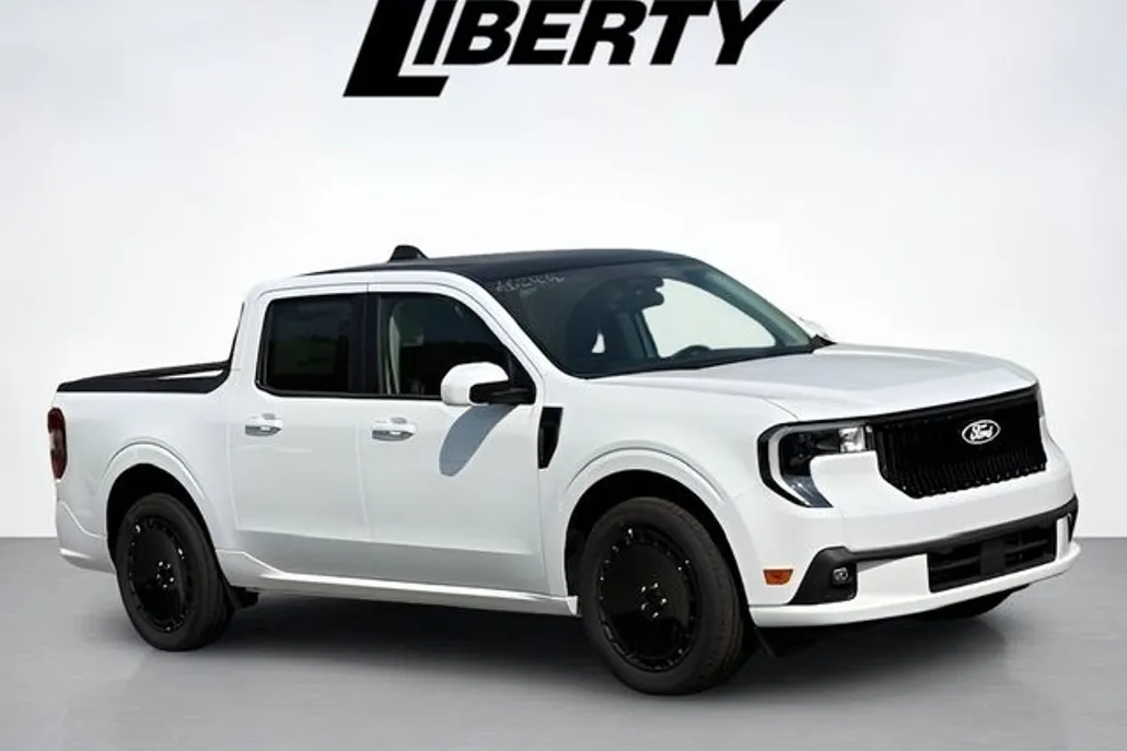 2025 Ford Maverick photo 1