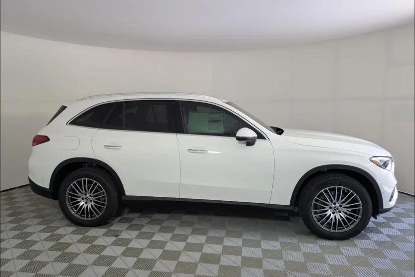 2026 Mercedes Benz GLC 300 photo 1