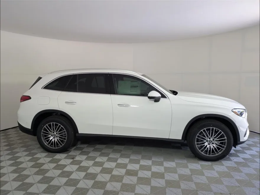 2026 Mercedes Benz GLC 300 photo 1