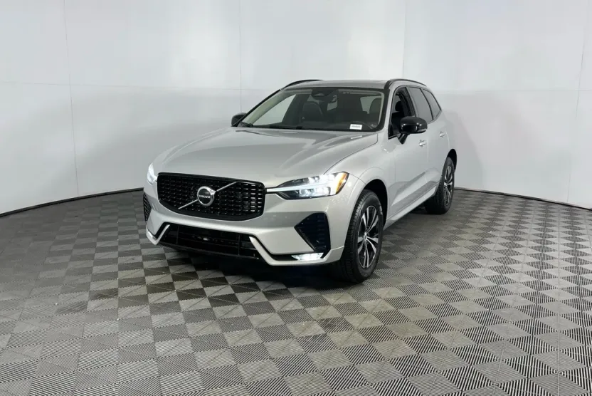 2024 Volvo XC60 B5 Core photo 1