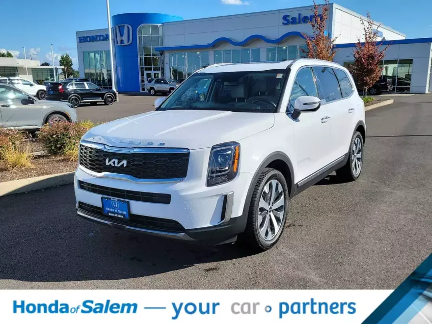 2022 Kia Telluride S photo 1